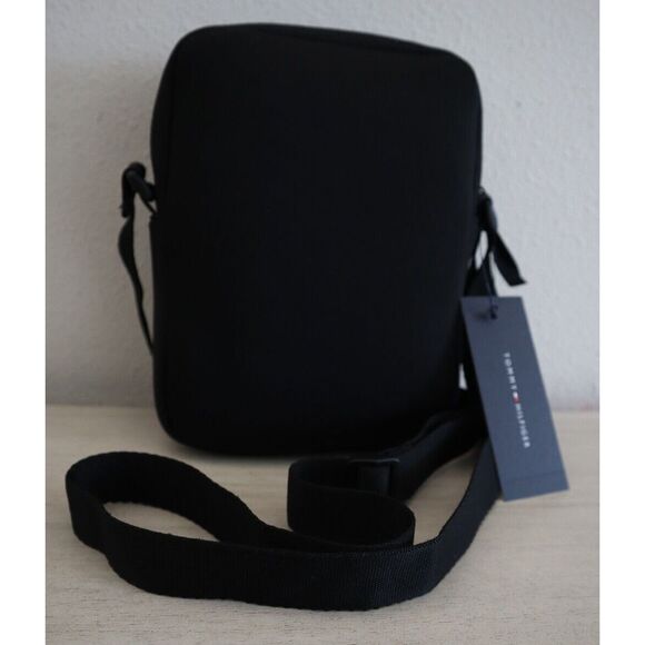 Tommy Hilfiger 69J8610 001 Unisex Sz Small Black Crossbody Camera Bag Purse - Picture 2 of 11